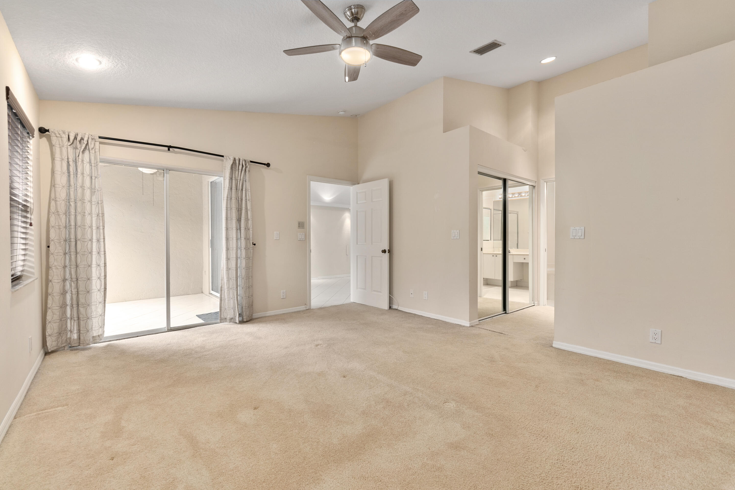 8261 Vía Bella Boca Raton, FL 33496 - Photo 17 of 25 Master bedroom