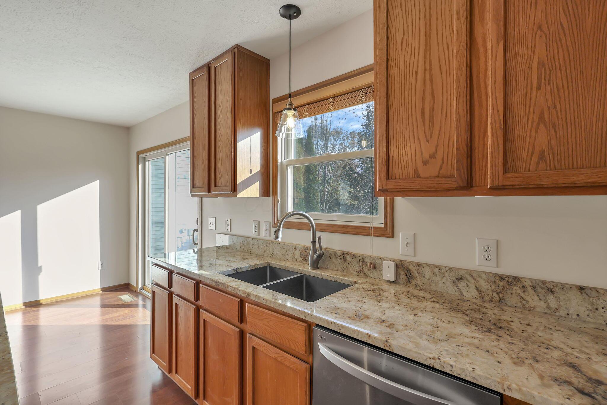5407 Winters Run Road Dublin, OH 43016 - Photo 16 of 50 Kitchen