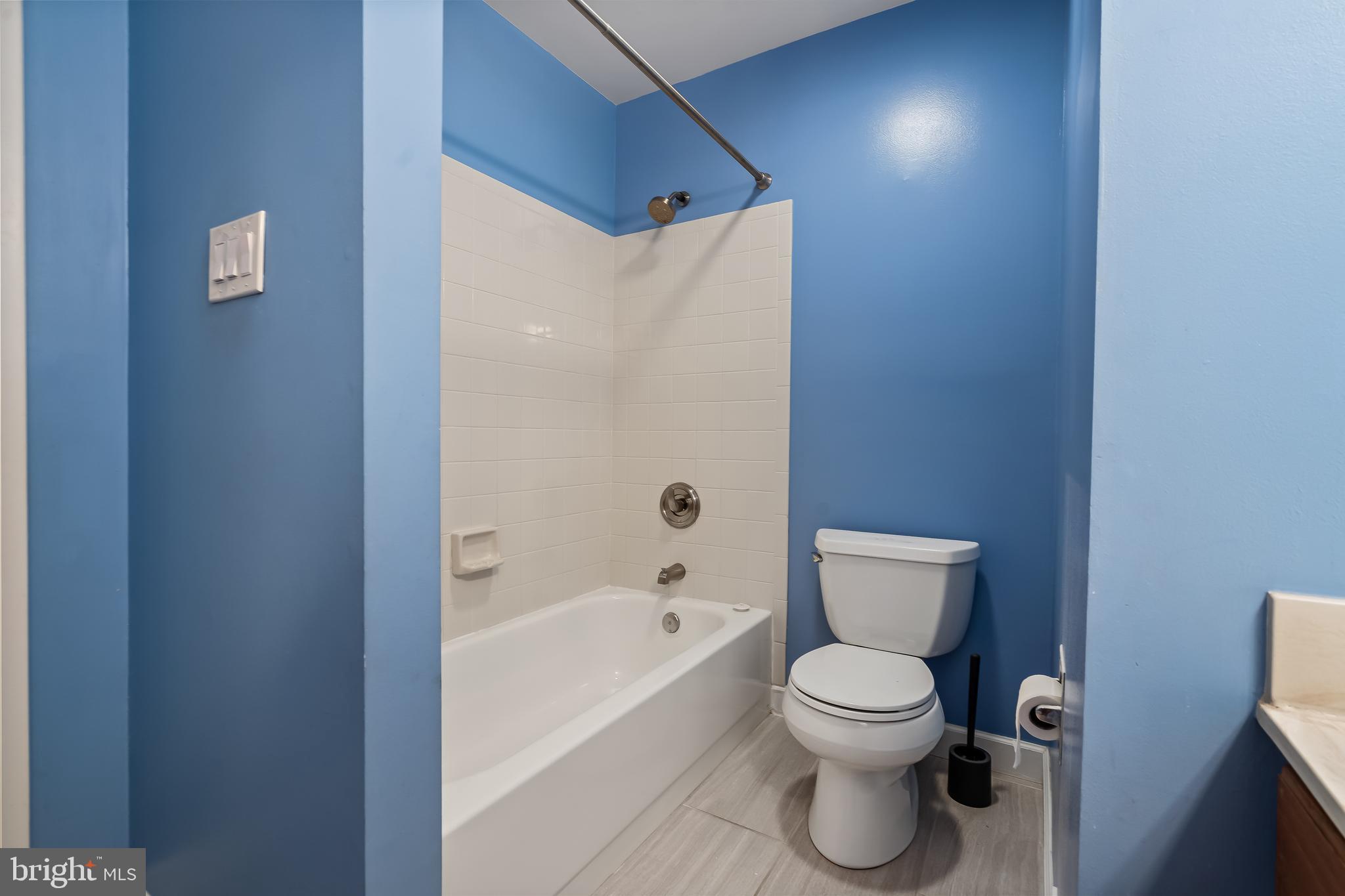 11019 Thrush Ridge Road Reston, VA 20191 - Photo 28 of 28 a bathroom with a toilet and a shower