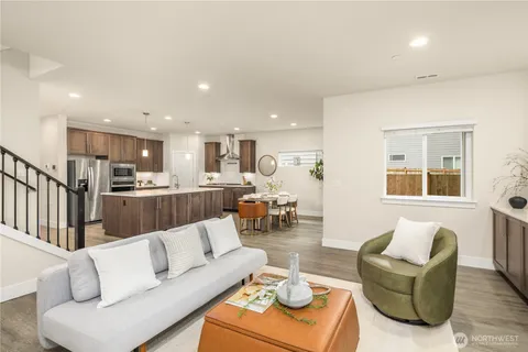 $1,111,000 | 18315 17th Avenue West, Lynnwood, WA 98037
