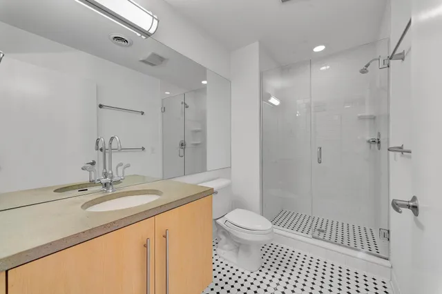 $325,000 | 614 South Troy Street, Unit 109, Royal Oak, MI 48067