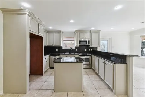 $545,000 | 105 Chateau Latour Drive, Kenner, LA 70065