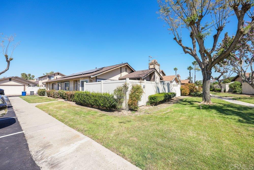 10385 Seth Way Santee, CA 92071 - Photo 7 of 33