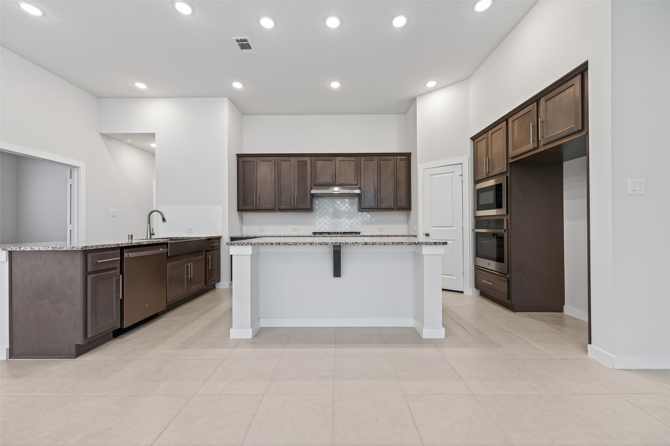 212 Milas Cove Montgomery, TX 77316 - Photo 11 of 50