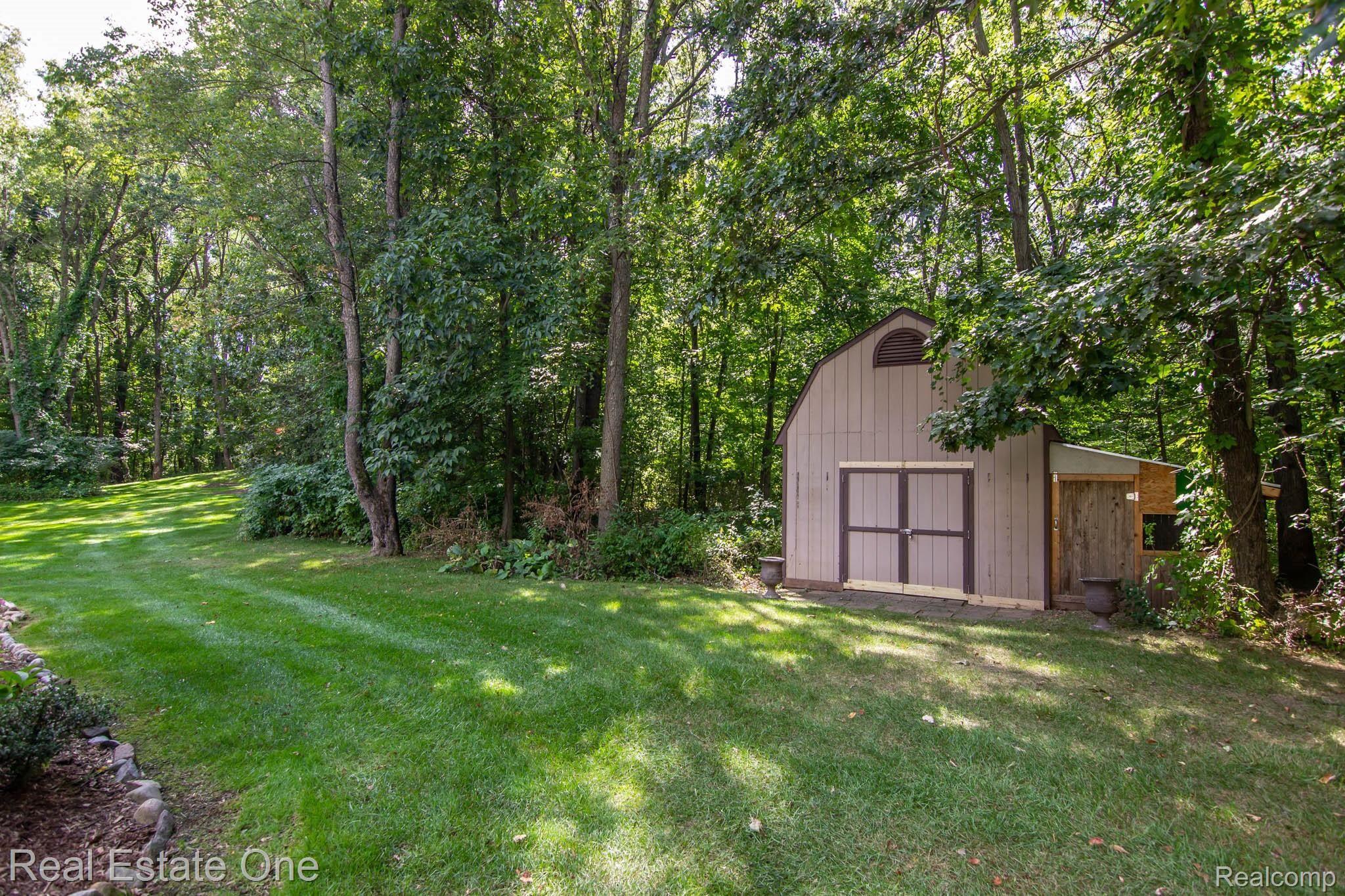 12395 Shaffer Road Davisburg, MI 48350 - Photo 52 of 53 IMG_1537.jpg