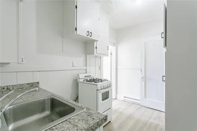 $1,000 | 85 Mapledale Street, Rochester, NY 14609