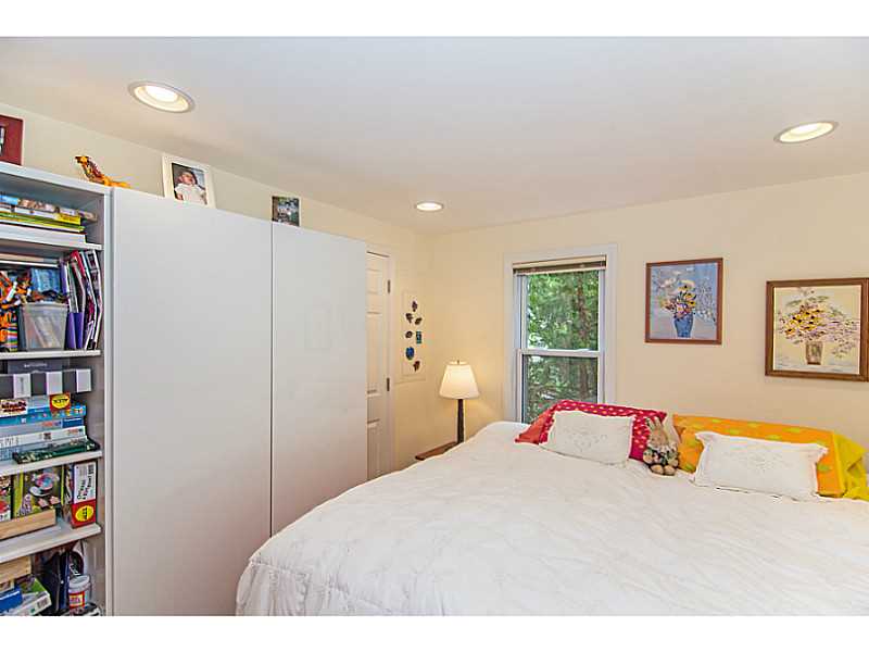 65 Woodsia Road Narragansett, RI 02874 - Photo 18 of 25 Bedroom.