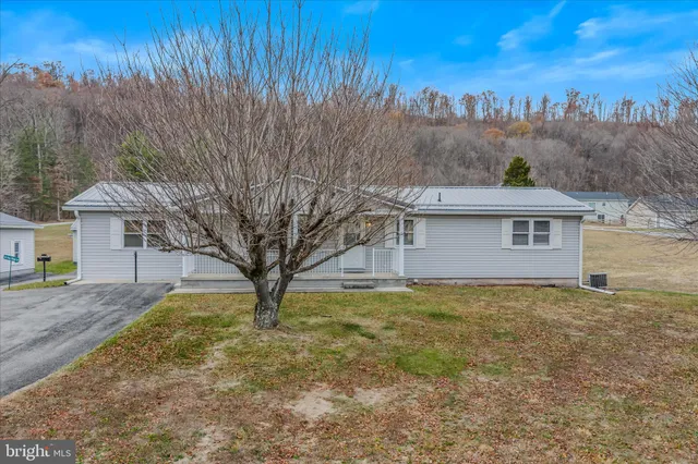 $259,000 | 28 Gray Ridge Lane, Berkeley Springs, WV 25411