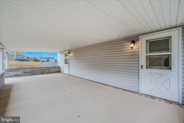 $259,000 | 28 Gray Ridge Lane, Berkeley Springs, WV 25411