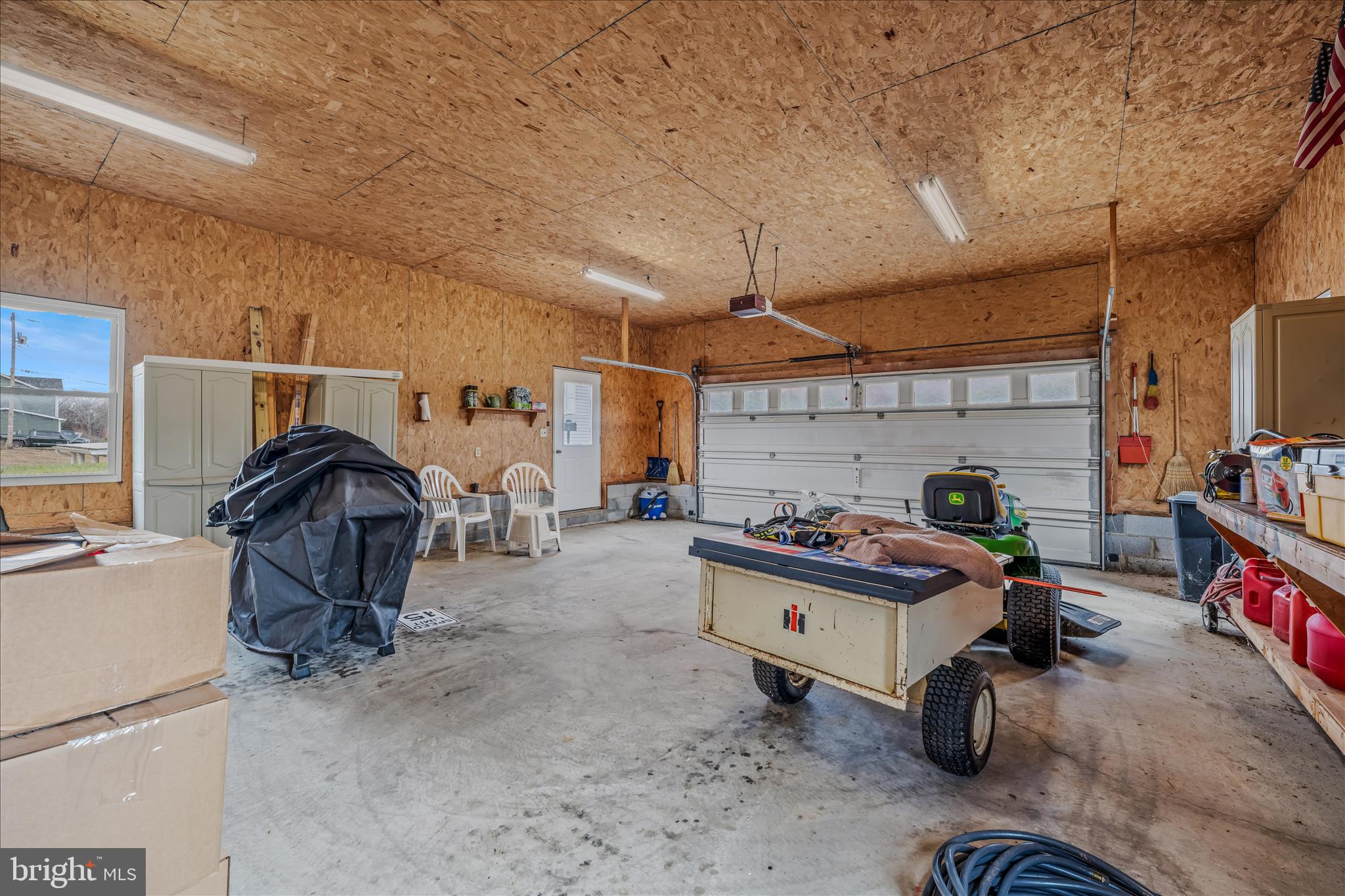 28 Gray Ridge Lane Berkeley Springs, WV 25411 - Photo 34 of 46 a room with furniture and a table