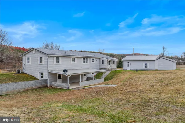 $259,000 | 28 Gray Ridge Lane, Berkeley Springs, WV 25411