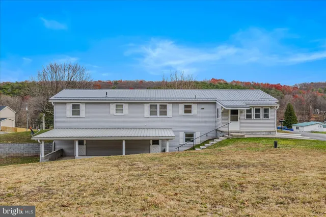 $259,000 | 28 Gray Ridge Lane, Berkeley Springs, WV 25411