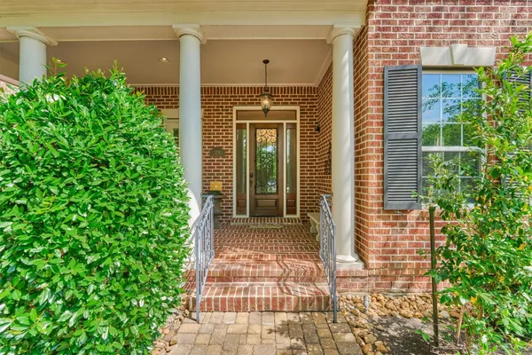 $2,400,000 | 2731 Lake Front Circle, The Woodlands, TX 77380