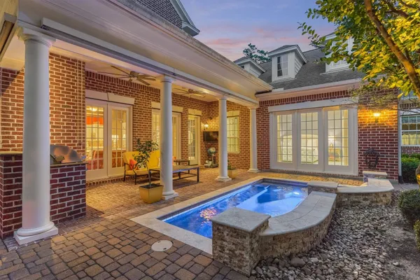 $2,400,000 | 2731 Lake Front Circle, The Woodlands, TX 77380