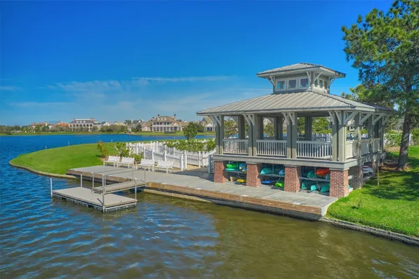 $2,400,000 | 2731 Lake Front Circle, The Woodlands, TX 77380