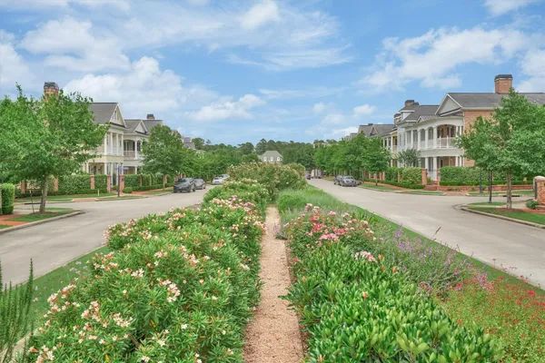$2,400,000 | 2731 Lake Front Circle, The Woodlands, TX 77380