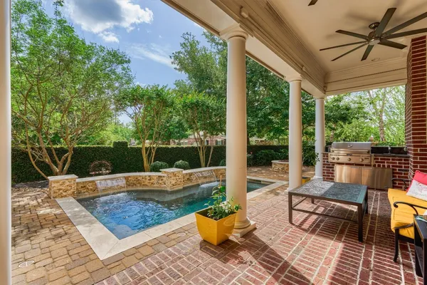 $2,400,000 | 2731 Lake Front Circle, The Woodlands, TX 77380