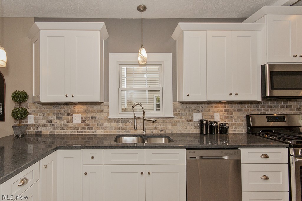 2985 Corydon Road Cleveland, OH 44118 - Photo 12 of 25