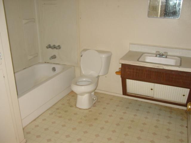 8239 West Osborn Road Phoenix, AZ 85033 - Photo 4 of 11 BATH 2