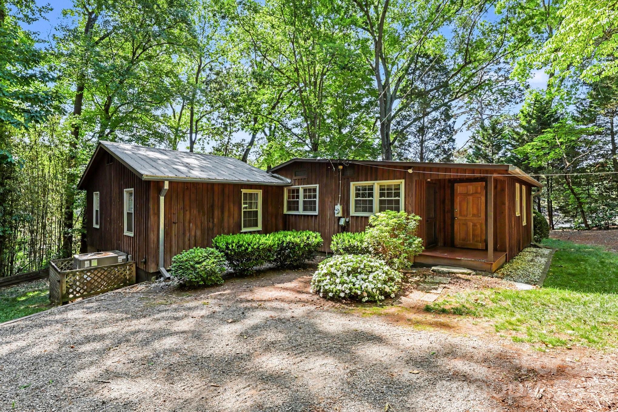 1589 Warf Road Lexington, NC 27292 - Photo 4 of 35 Gallery Image 4