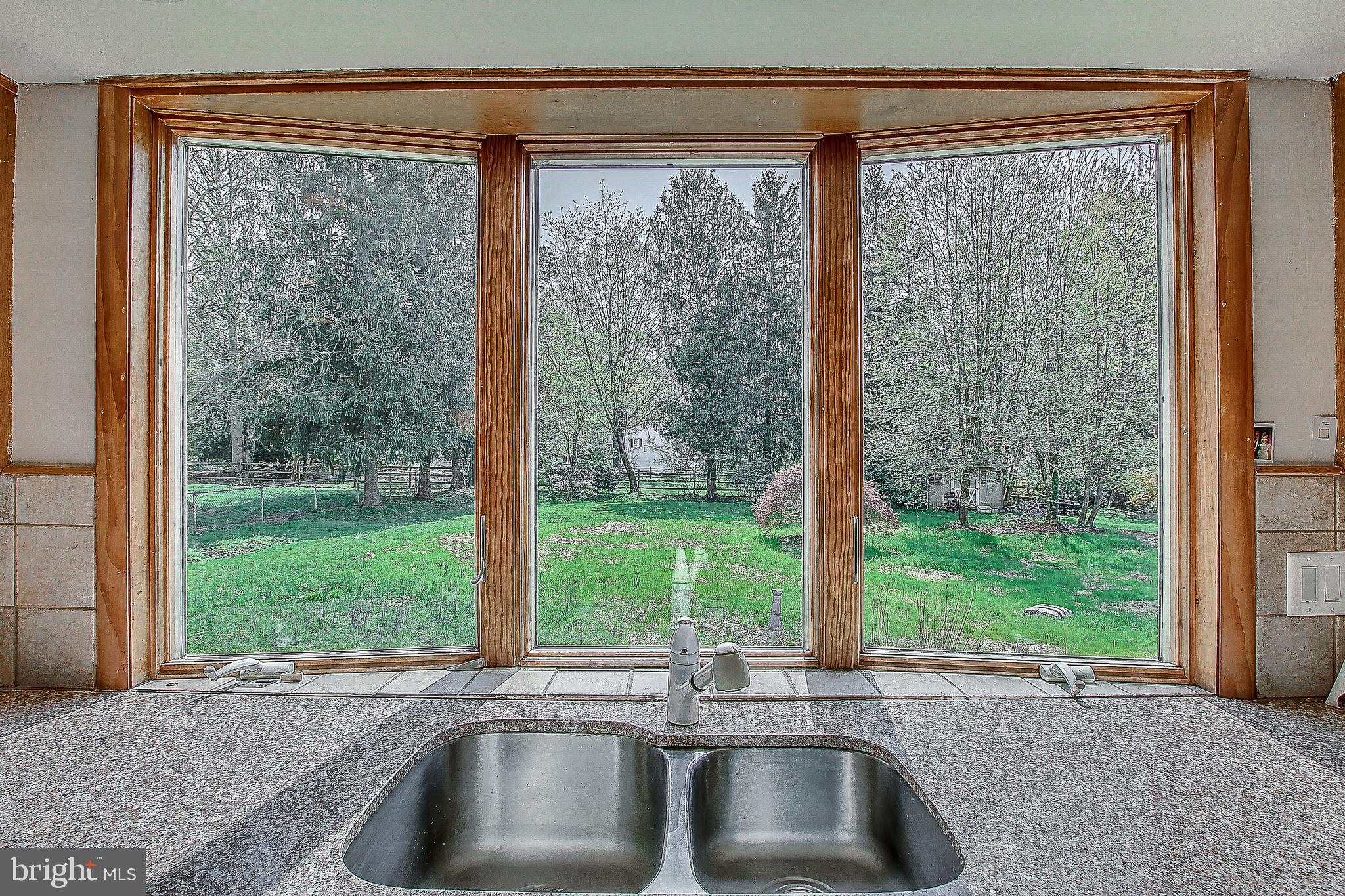 1103 Lavera Road Warminster, PA 18974 - Photo 14 of 35 Gallery Image 14