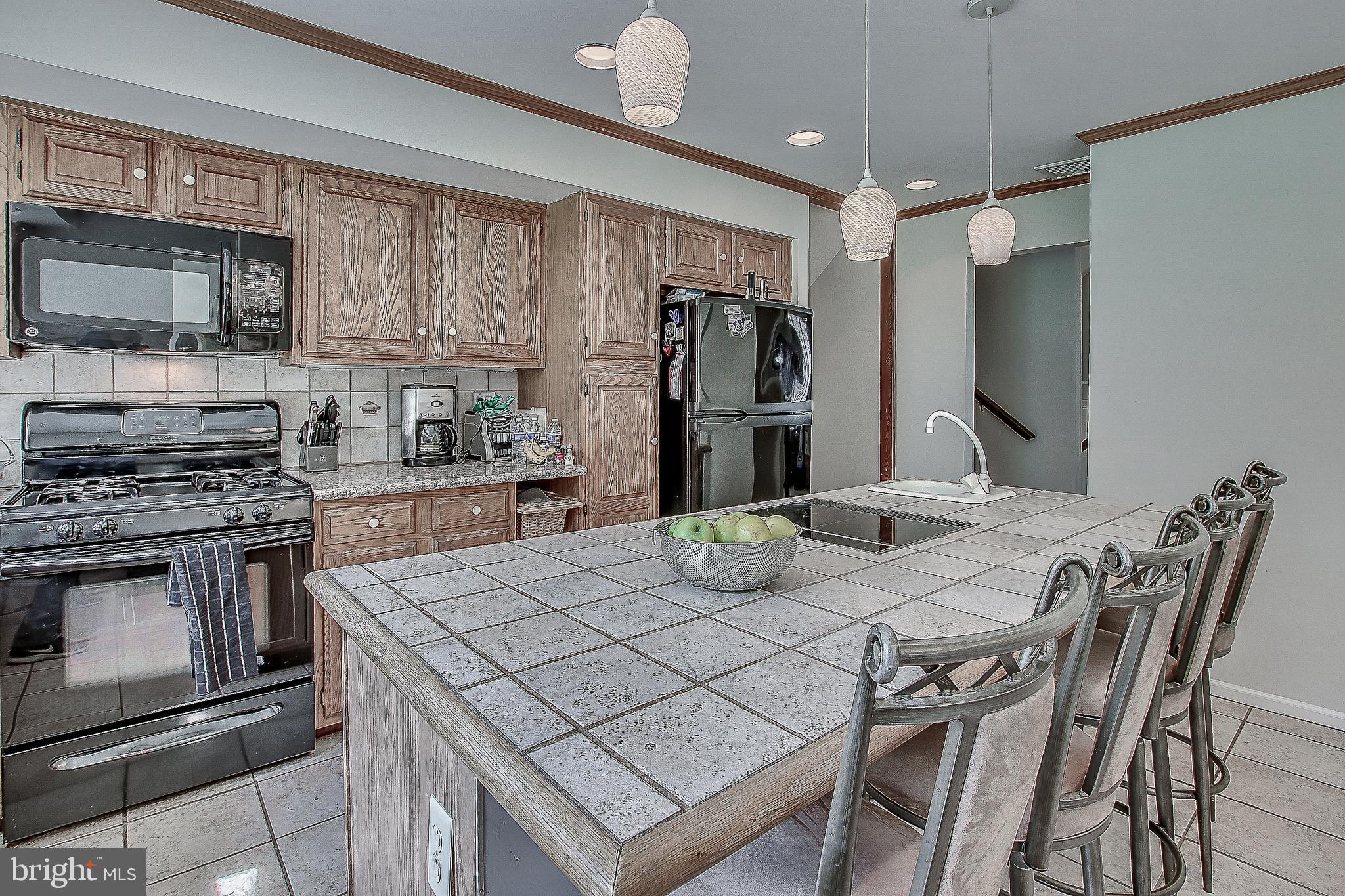 1103 Lavera Road Warminster, PA 18974 - Photo 10 of 35 Gallery Image 10