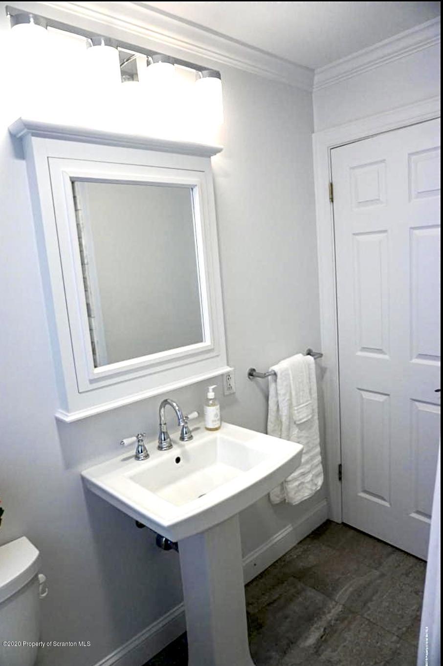 914 North Abington Road Clarks Summit, PA 18411 - Photo 19 of 41 Gallery Image 19