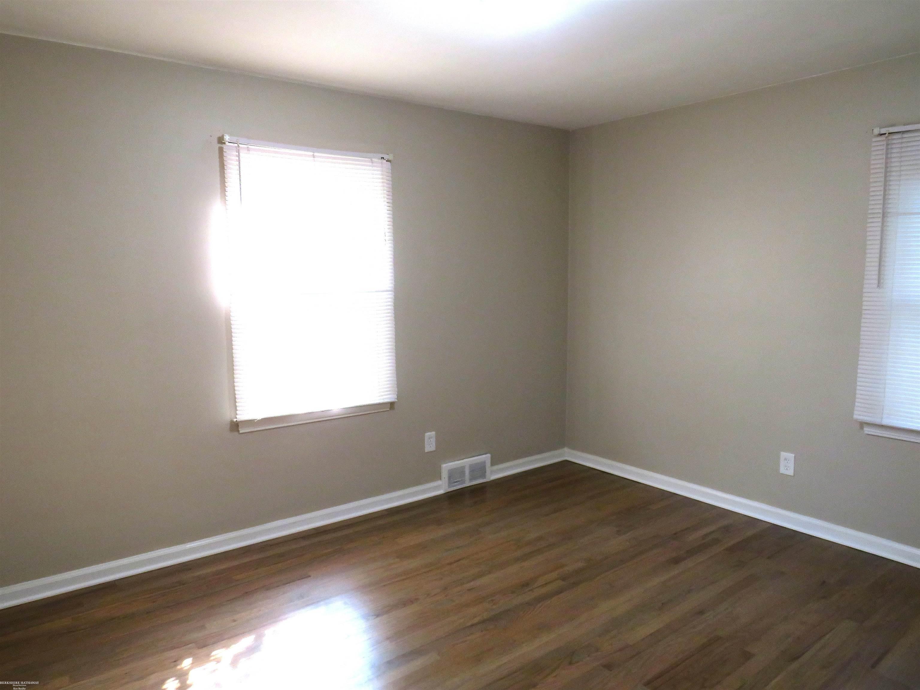 42501 Utica Road Sterling Heights, MI 48314 - Photo 10 of 17