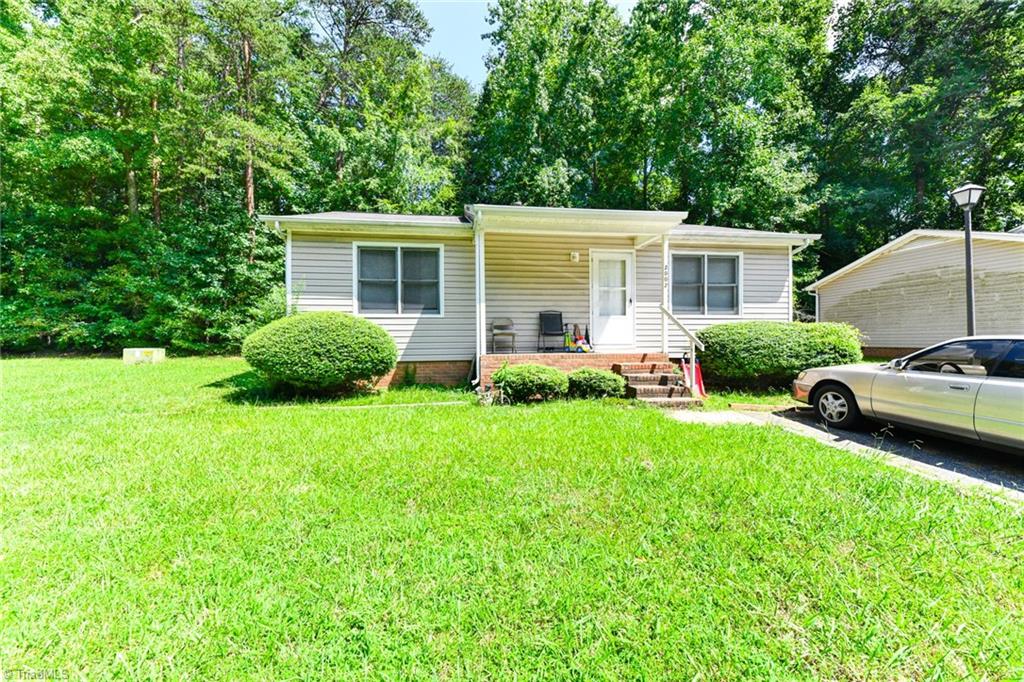 2002 Hummingbird Court High Point, NC 27265 - Photo 2 of 11