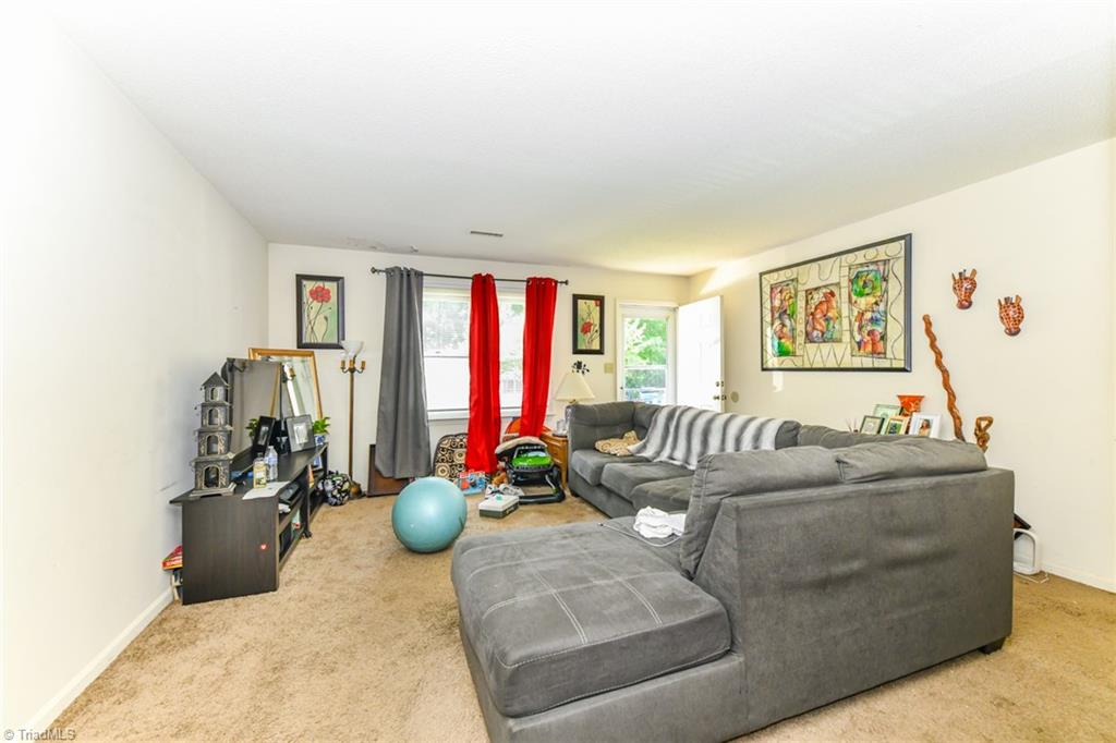 2002 Hummingbird Court High Point, NC 27265 - Photo 4 of 11