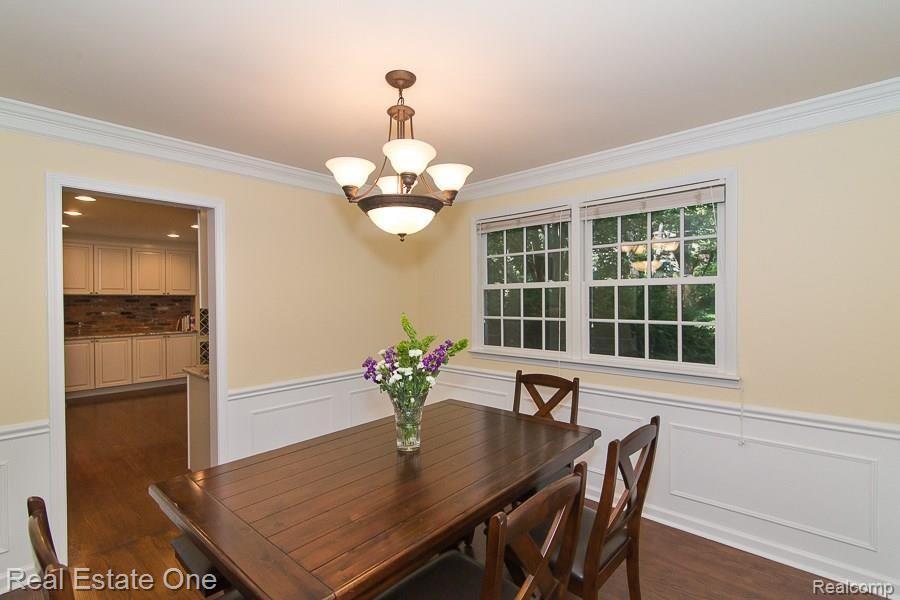 344 Hillview Street Rochester, MI 48306 - Photo 4 of 24 _OL_4275_Hillview_W011.jpg