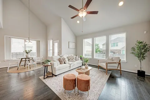 $438,000 | 284 Everglade Drive, Buda, TX 78610