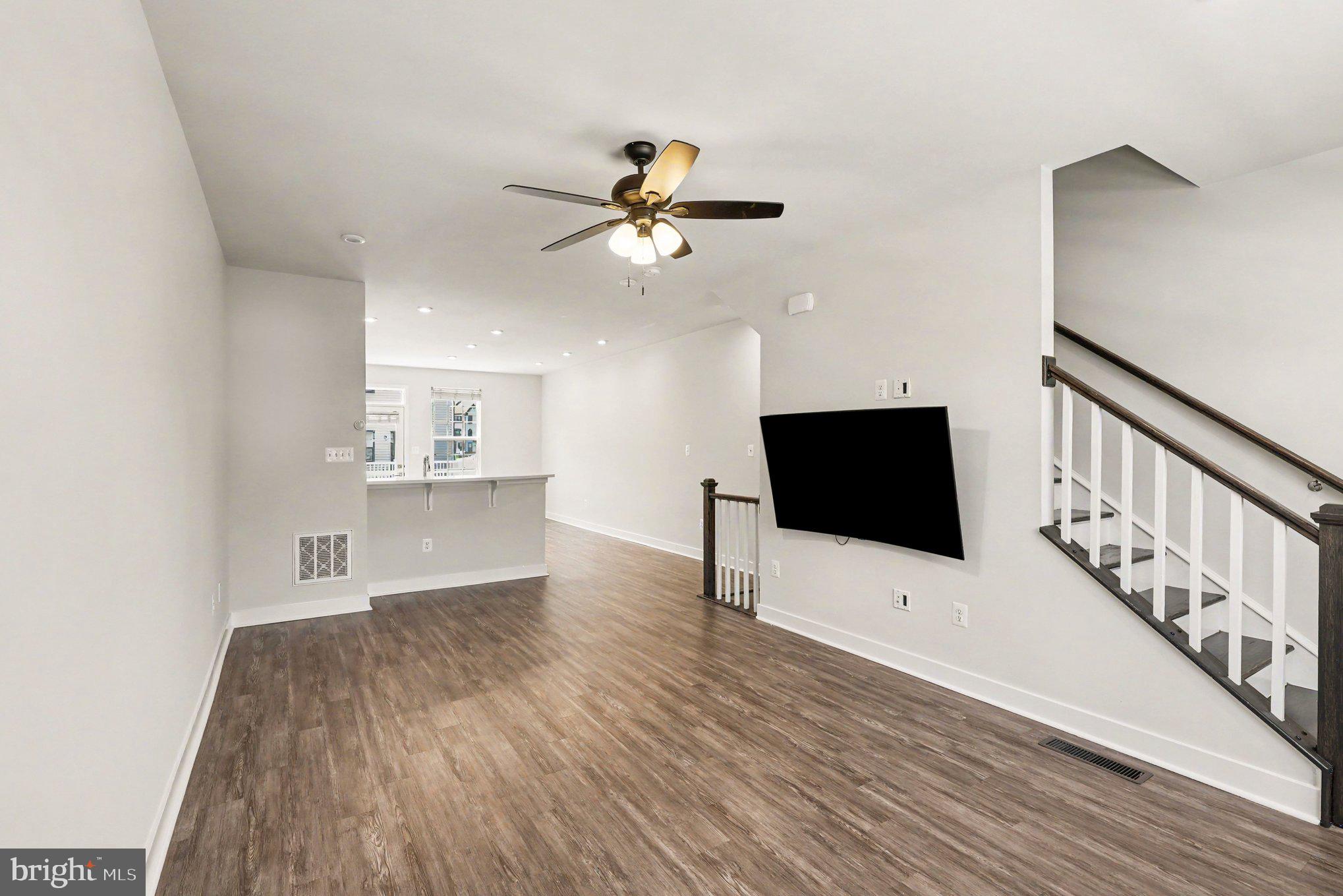 2616 Velocity Road Herndon, VA 20171 - Photo 5 of 26