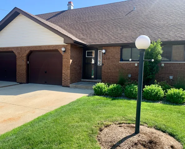 $230,000 | 488 Fairview Drive, Manhattan, IL 60442
