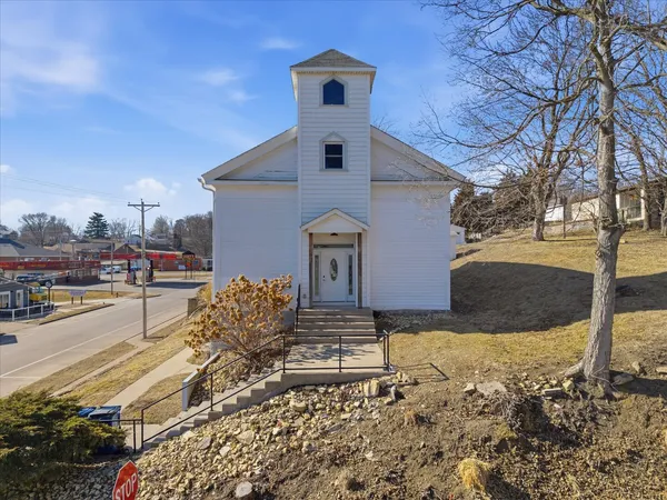 $450,000 | 204 North 2nd Street, Le Claire, IA 52753