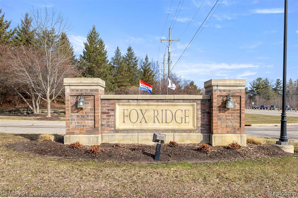 9781 Ridge Run Street, Unit 70 Howell, MI 48855 - Photo 3 of 42