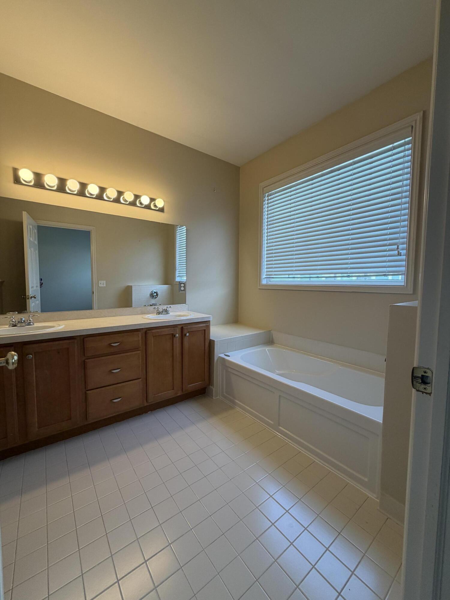 534 Constitution Street, Unit 42 Canton, MI 48188 - Photo 18 of 25 IMG_5388