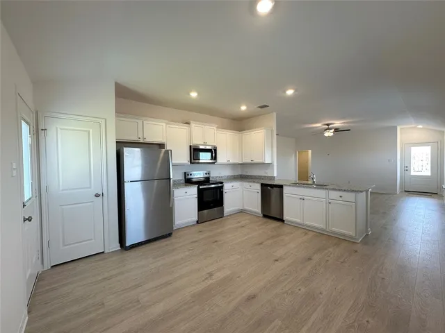 $279,900 | 116 Paria Court, Jarrell, TX 76537