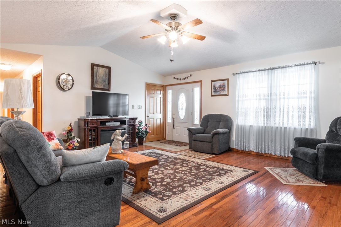 539 Congress Road Belpre, OH 45714 - Photo 4 of 25 Gallery Image 4