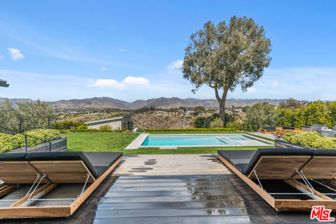 29351 Bluewater Road Malibu, CA 90265 - Photo 2 of 52