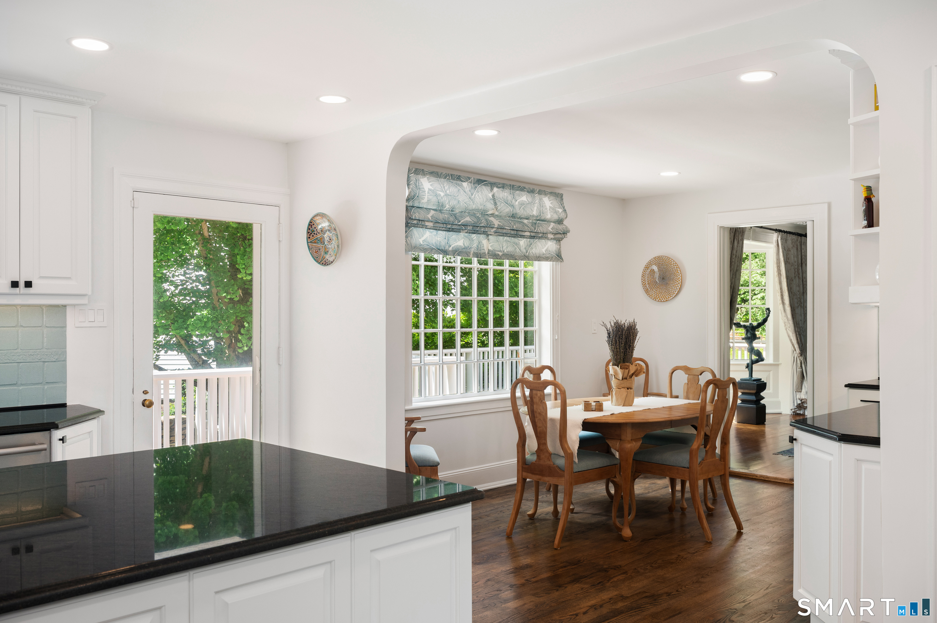 351 Erskine Road Stamford, CT 06903 - Photo 10 of 38