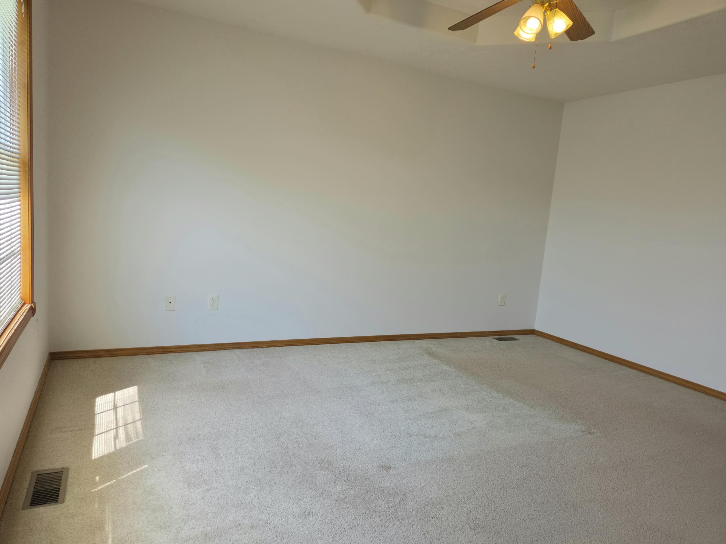 4784 West Portland Street Springfield, MO 65802 - Photo 15 of 21 20260826_121307