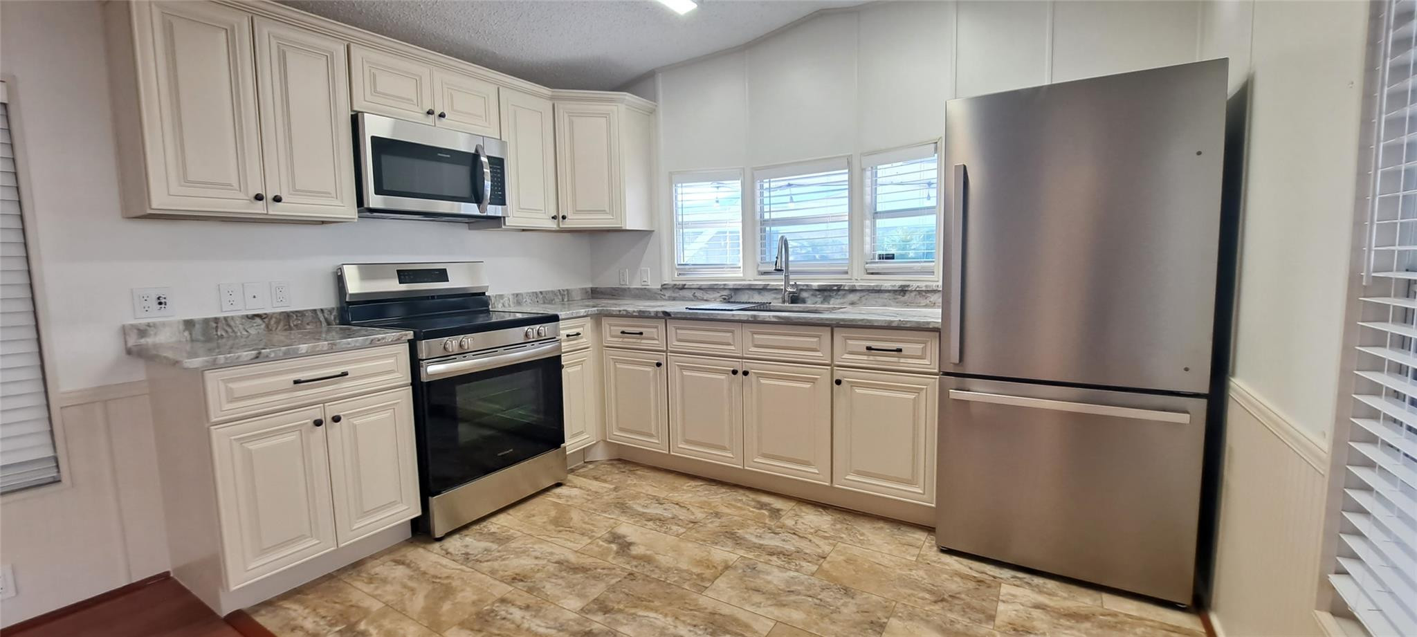 5362 Southeast 65th Avenue Okeechobee, FL 34974 - Photo 3 of 38 Photo 3