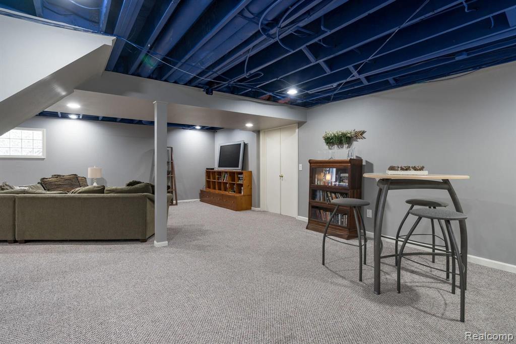 3280 Hadden Road Rochester, MI 48306 - Photo 46 of 63