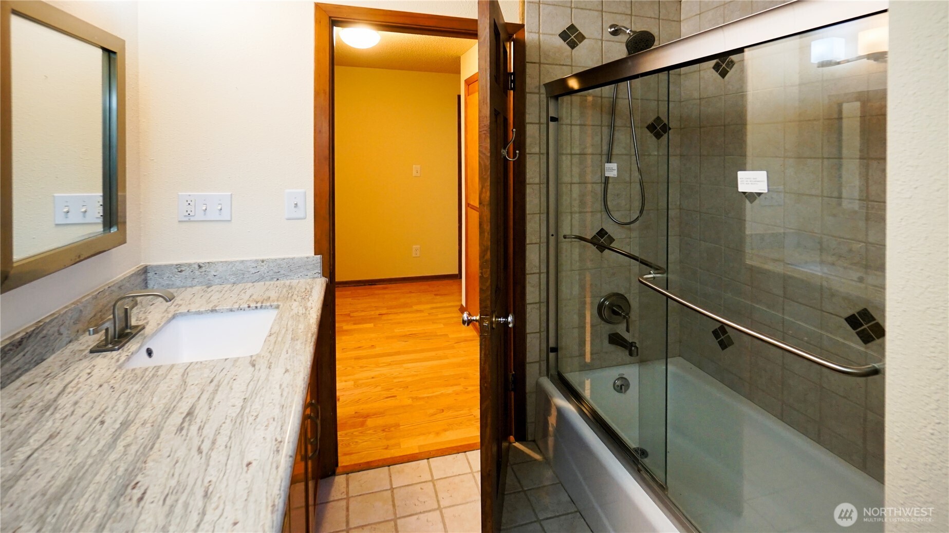 16902 28th Avenue Southwest Burien, WA 98166 - Photo 21 of 37