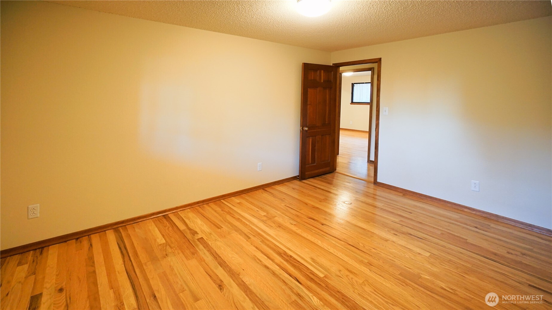 16902 28th Avenue Southwest Burien, WA 98166 - Photo 23 of 37