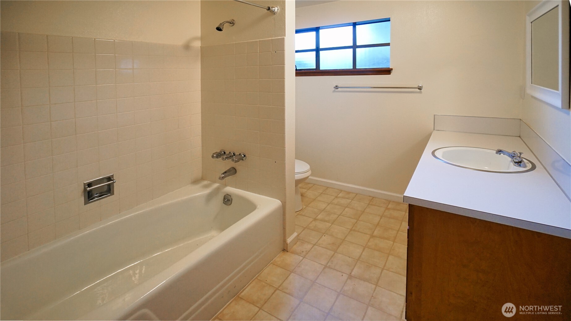 16902 28th Avenue Southwest Burien, WA 98166 - Photo 27 of 37