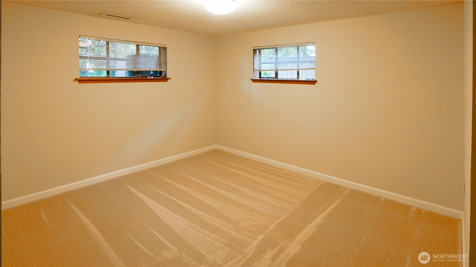 16902 28th Avenue Southwest Burien, WA 98166 - Photo 28 of 37