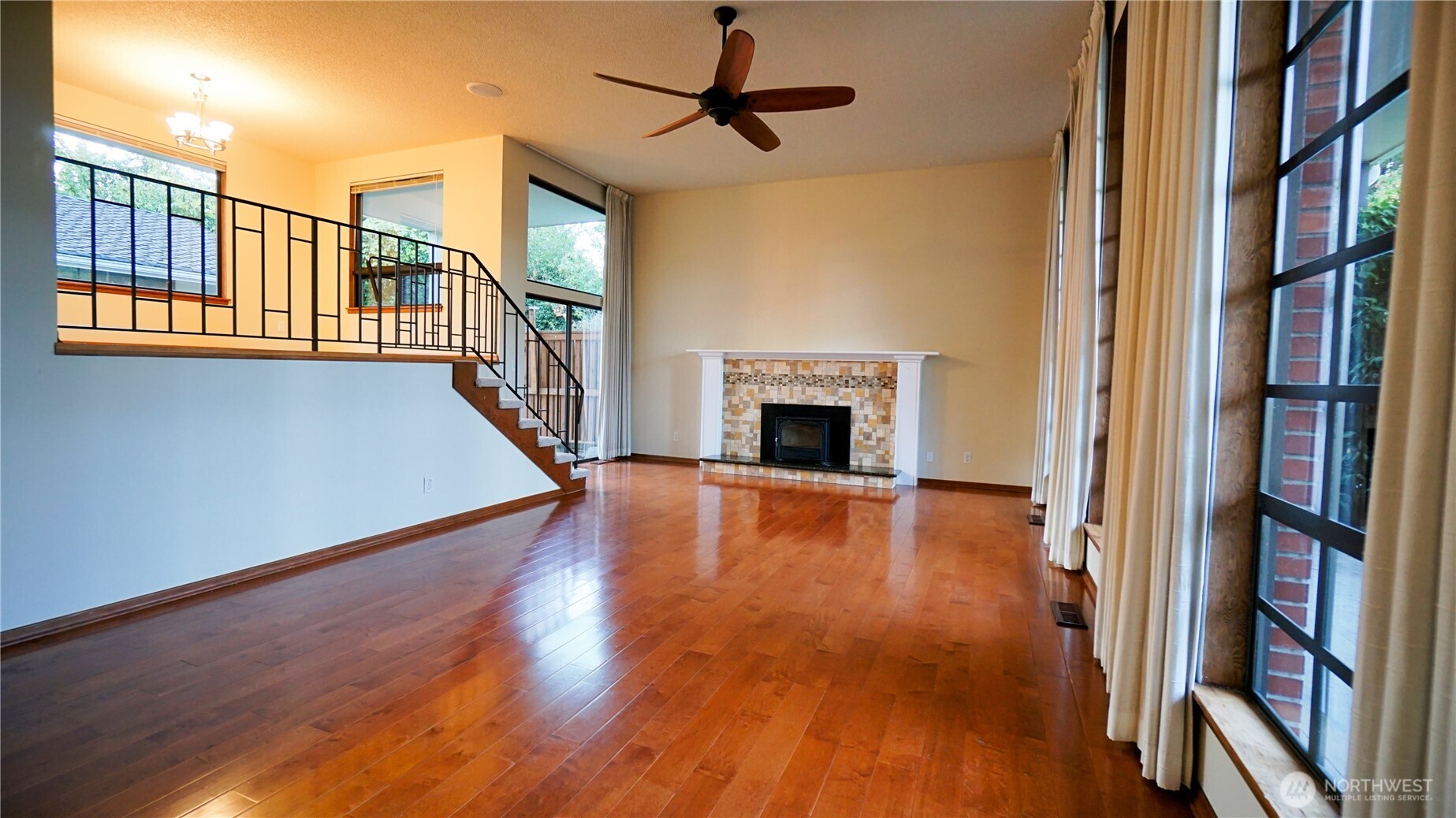 16902 28th Avenue Southwest Burien, WA 98166 - Photo 3 of 37