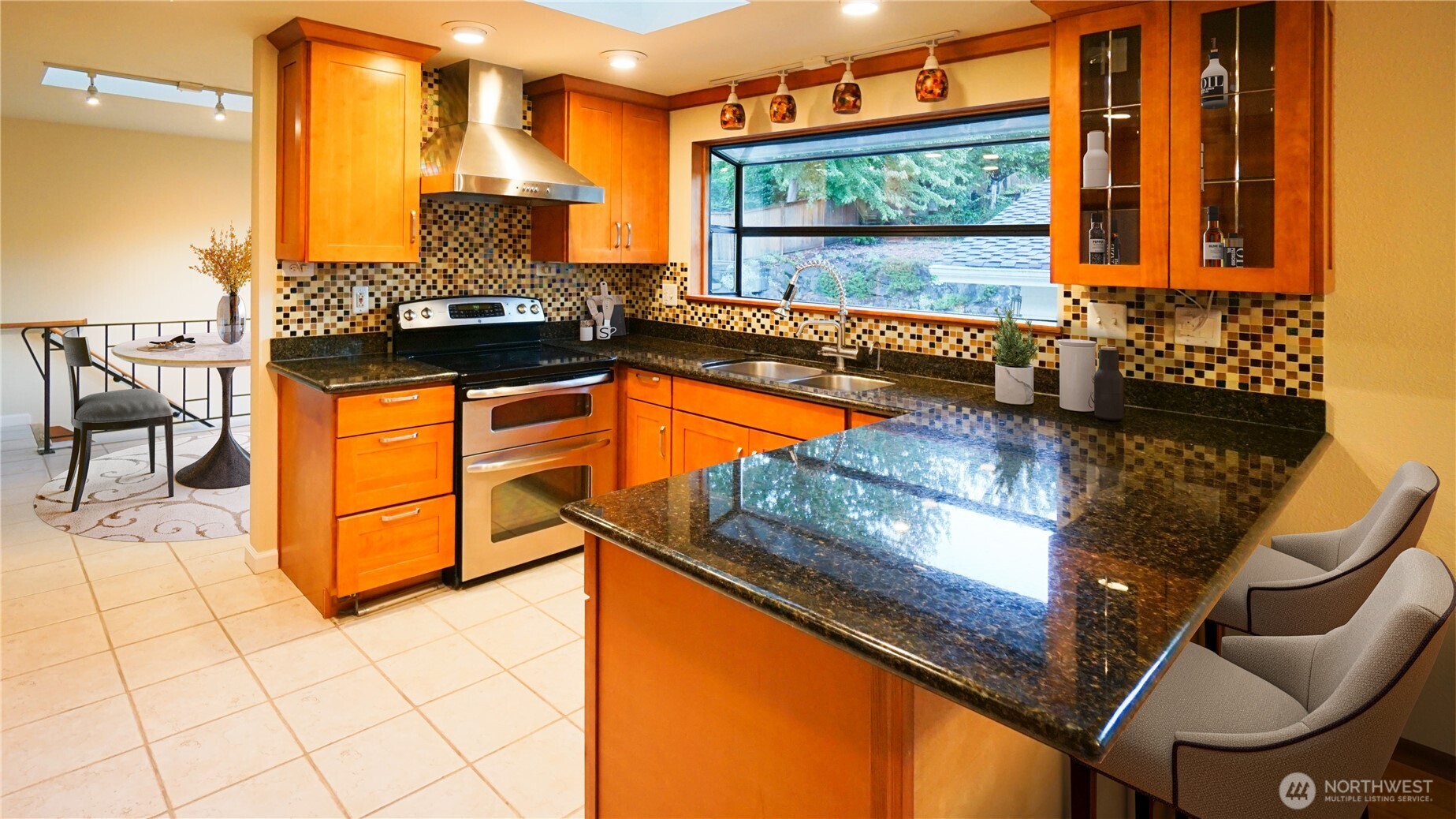 16902 28th Avenue Southwest Burien, WA 98166 - Photo 8 of 37